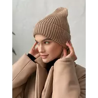 Тепла жіноча безшовна бавовняна шапка Fashion у рубчик бежевого кольору